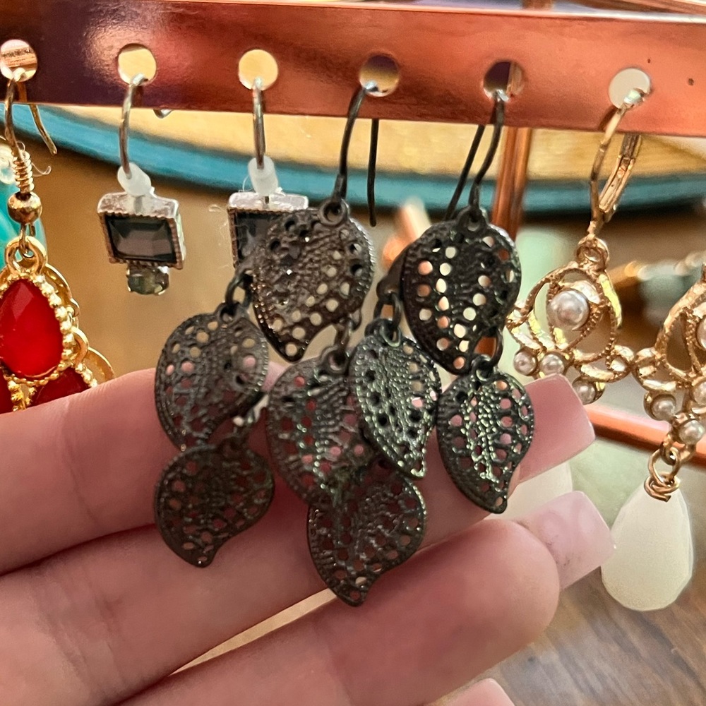 Southern Chic Dangle Earrings